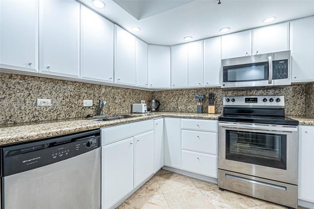 20505 E Country Club Dr 931, Aventura, FL 33180