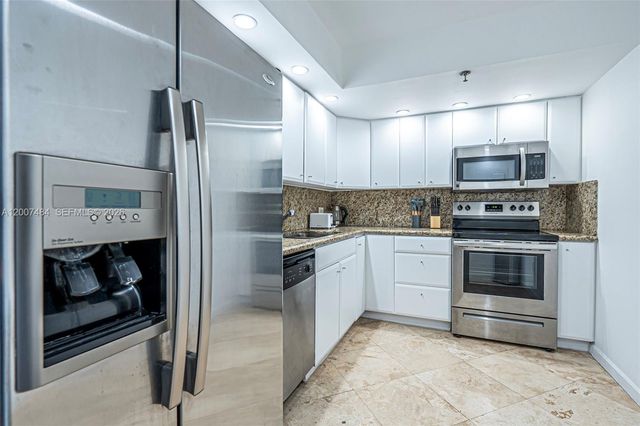 20505 E Country Club Dr 931, Aventura, FL 33180