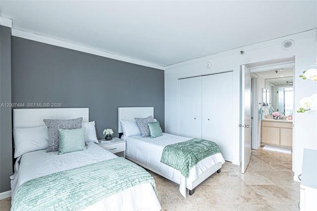 20505 E Country Club Dr 931, Aventura, FL 33180