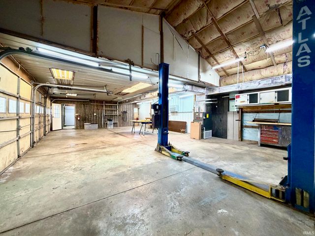 2595 Old State Rd 37 N Highway, Bedford, IN 47421