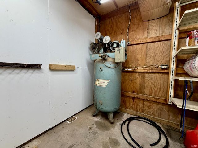 2595 Old State Rd 37 N Highway, Bedford, IN 47421