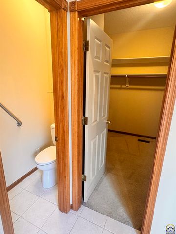 7413 SW Falcon ST, Topeka, KS 66614