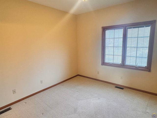 7413 SW Falcon ST, Topeka, KS 66614