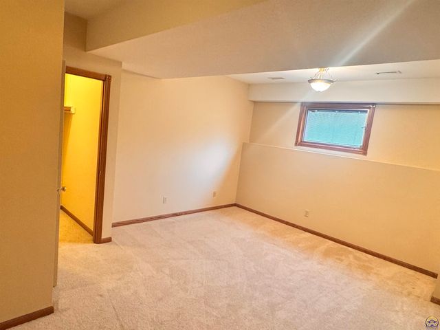 7413 SW Falcon ST, Topeka, KS 66614