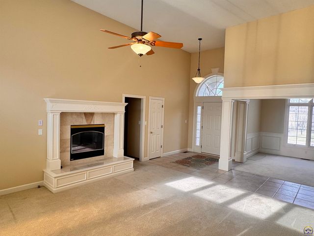 7413 SW Falcon ST, Topeka, KS 66614