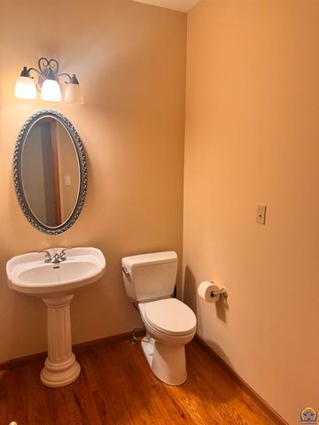 7413 SW Falcon ST, Topeka, KS 66614