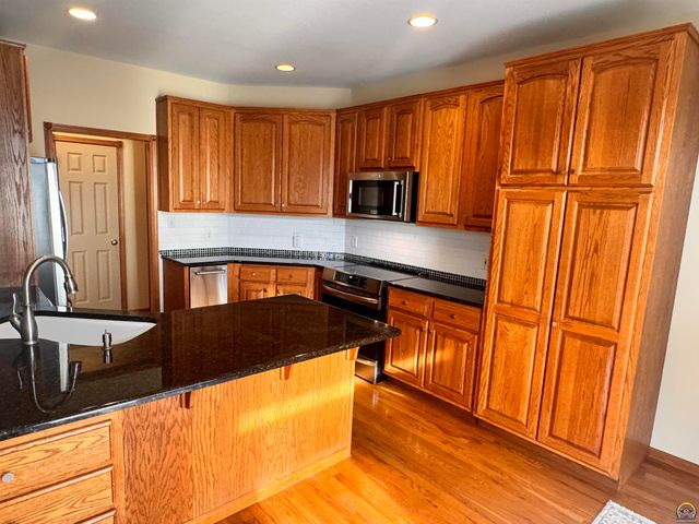 7413 SW Falcon ST, Topeka, KS 66614