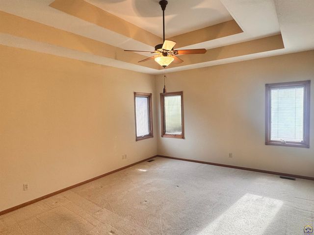 7413 SW Falcon ST, Topeka, KS 66614