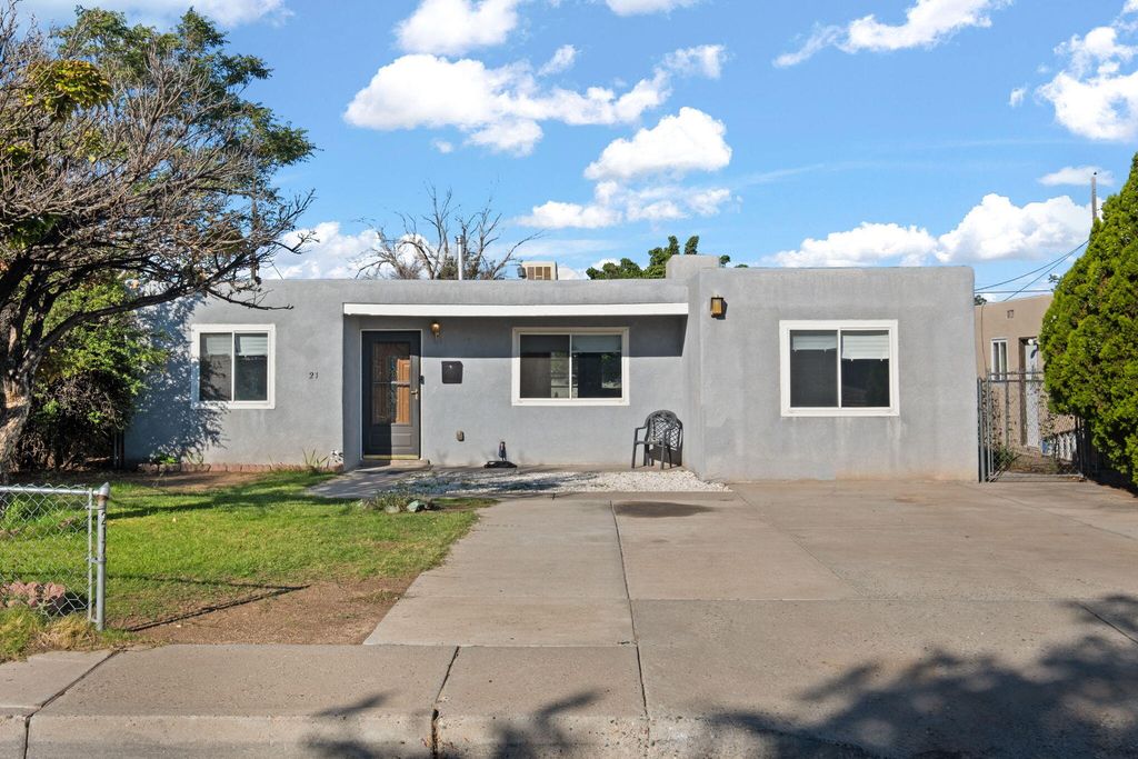 217 ESPEJO Street NE, Albuquerque, NM 87123
