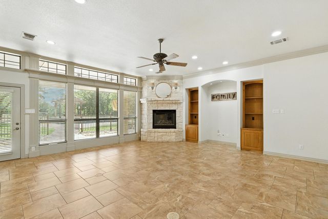 221 Arapahoe Ridge, Weatherford, TX 76087