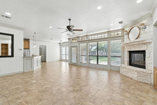 221 Arapahoe Ridge, Weatherford, TX 76087