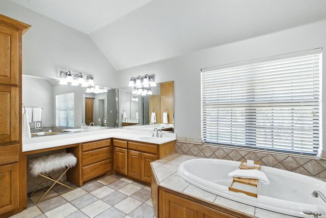 221 Arapahoe Ridge, Weatherford, TX 76087