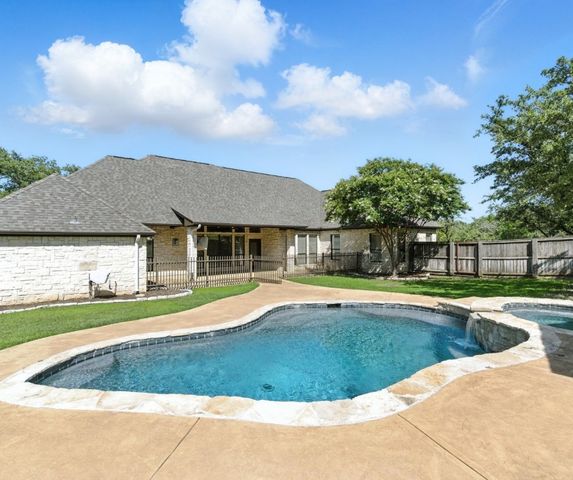221 Arapahoe Ridge, Weatherford, TX 76087
