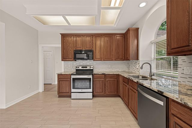 14139 Swallowfield Drive, Houston, TX 77077