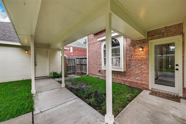 14139 Swallowfield Drive, Houston, TX 77077