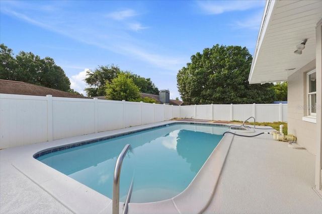 912 E HERON CIRCLE, Winter Haven, FL 33884