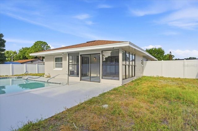 912 E HERON CIRCLE, Winter Haven, FL 33884