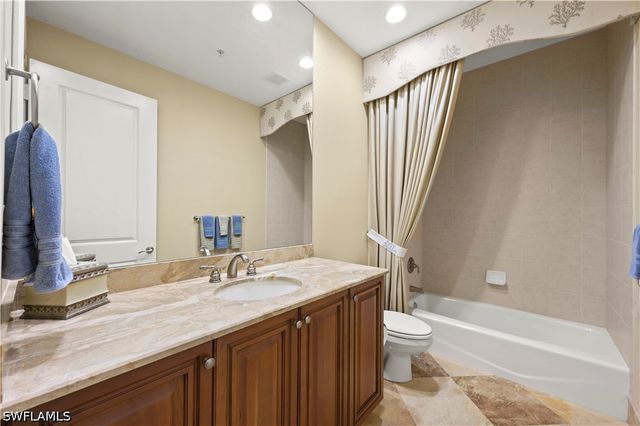 4951 Bonita Bay BLVD PH 302, Bonita Springs, FL 34134