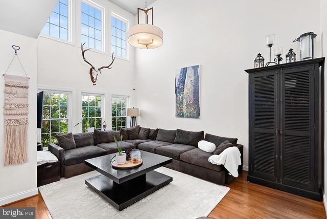 20127 VALHALLA SQ, Ashburn, VA 20147