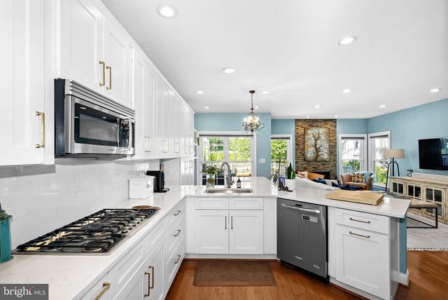 20127 VALHALLA SQ, Ashburn, VA 20147