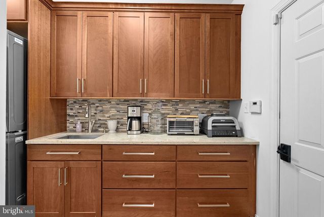 20127 VALHALLA SQ, Ashburn, VA 20147