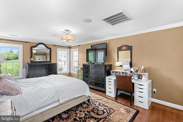 20127 VALHALLA SQ, Ashburn, VA 20147