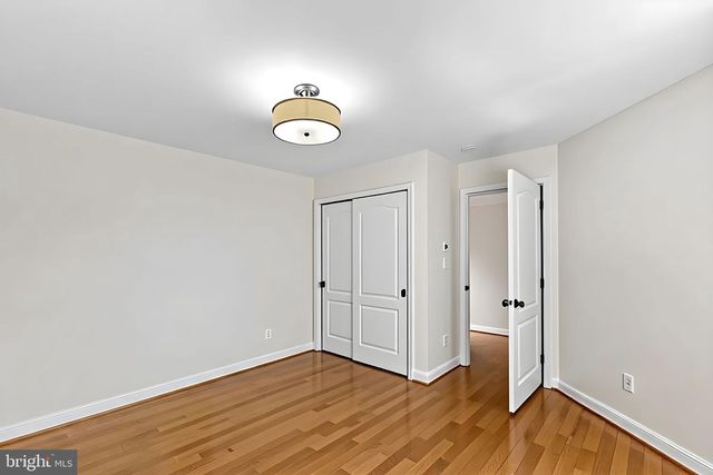 20127 VALHALLA SQ, Ashburn, VA 20147