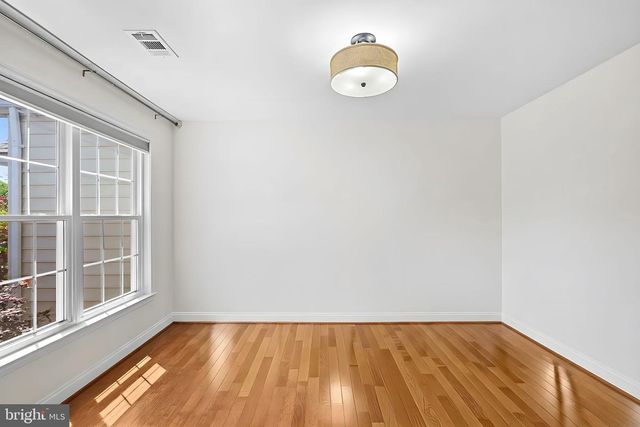 20127 VALHALLA SQ, Ashburn, VA 20147
