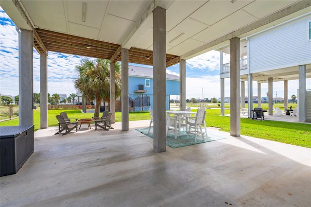 22919 Cuadro Street, Galveston, TX 77554
