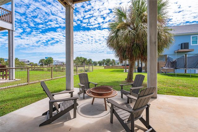 22919 Cuadro Street, Galveston, TX 77554