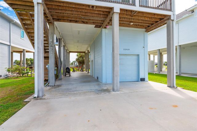 22919 Cuadro Street, Galveston, TX 77554