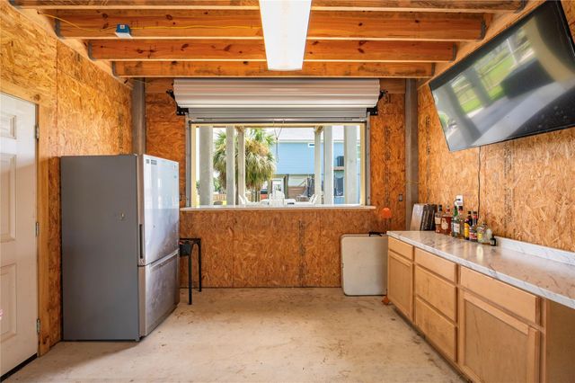 22919 Cuadro Street, Galveston, TX 77554