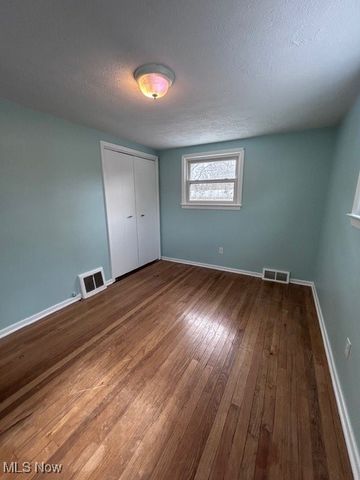 5930 Walbrook Street NW, Canton, OH 44718