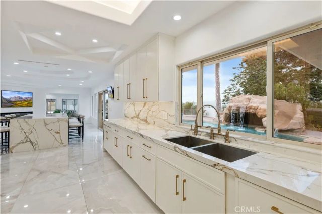 4651 Ellenita Ave., Tarzana, CA 91356