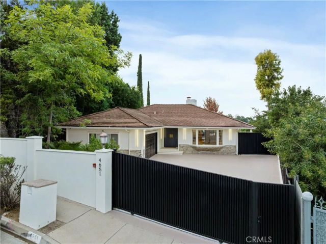 4651 Ellenita Ave., Tarzana, CA 91356