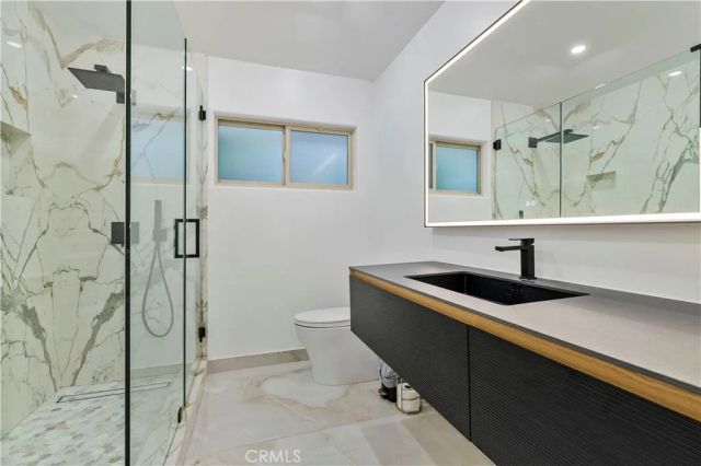 4651 Ellenita Ave., Tarzana, CA 91356