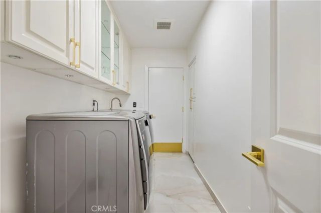 4651 Ellenita Ave., Tarzana, CA 91356