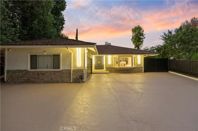 4651 Ellenita Ave., Tarzana, CA 91356
