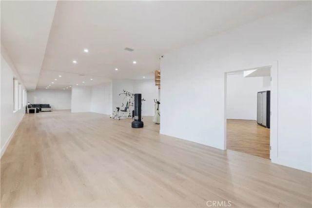 4651 Ellenita Ave., Tarzana, CA 91356
