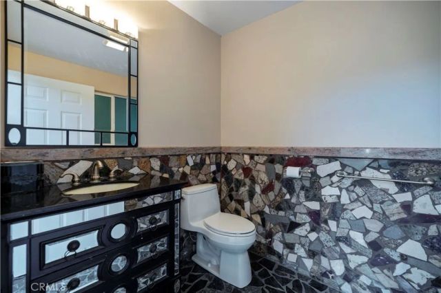 4651 Ellenita Ave., Tarzana, CA 91356
