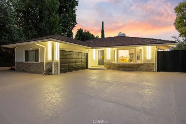 4651 Ellenita Ave., Tarzana, CA 91356