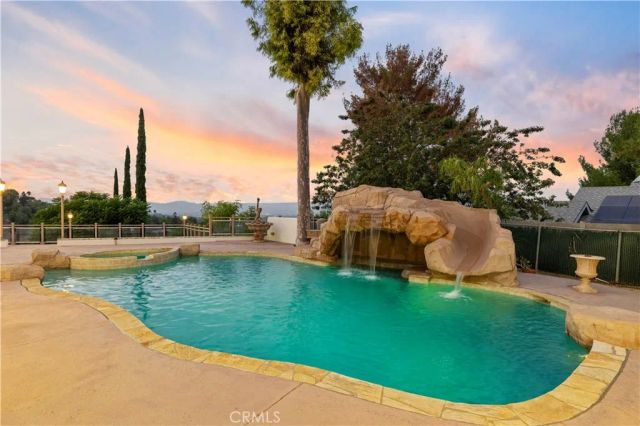 4651 Ellenita Ave., Tarzana, CA 91356