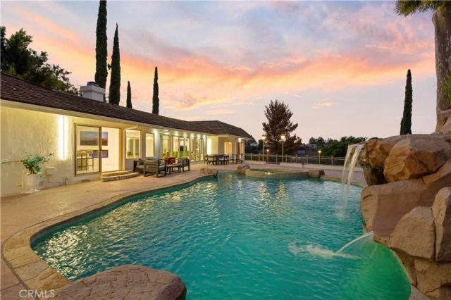 4651 Ellenita Ave., Tarzana, CA 91356