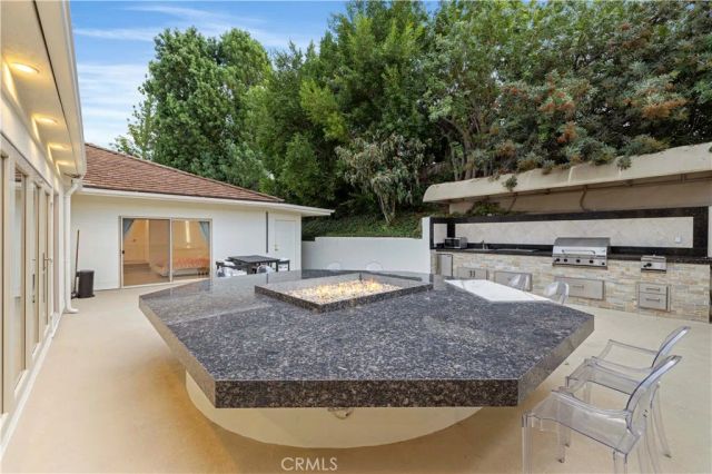 4651 Ellenita Ave., Tarzana, CA 91356