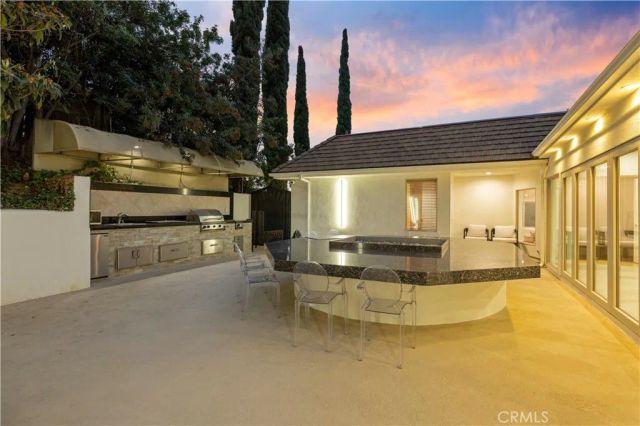 4651 Ellenita Ave., Tarzana, CA 91356