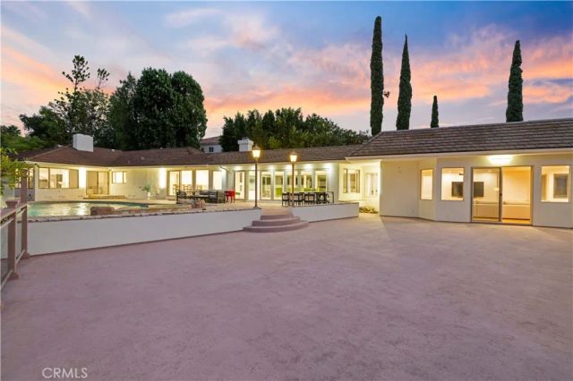 4651 Ellenita Ave., Tarzana, CA 91356
