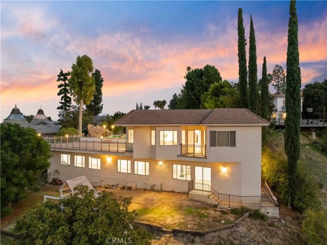 4651 Ellenita Ave., Tarzana, CA 91356