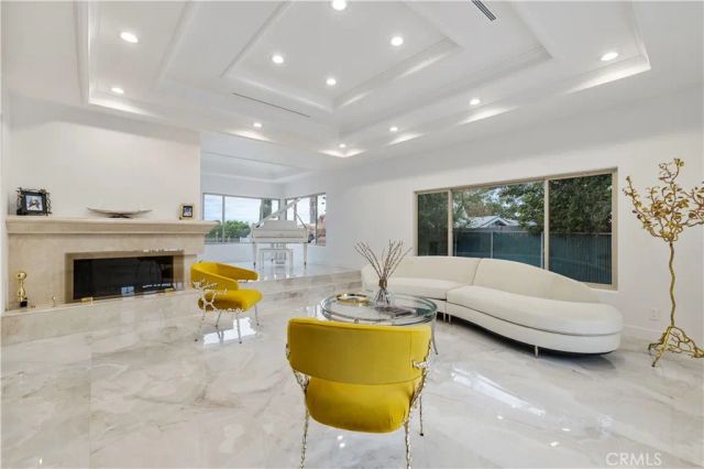 4651 Ellenita Ave., Tarzana, CA 91356