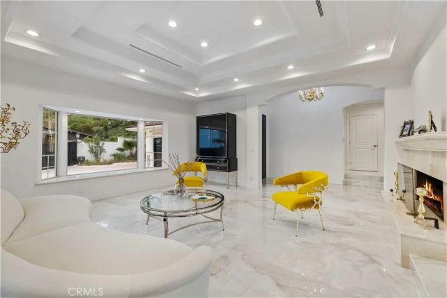 4651 Ellenita Ave., Tarzana, CA 91356