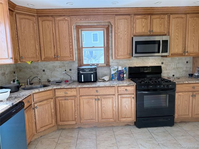 363 Hewlett Parkway, Hewlett, NY 11557